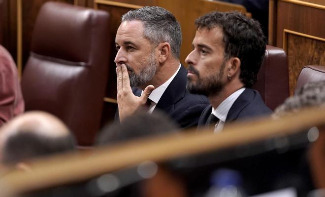 Abascal cierra el curso más convulso de Vox resistiendo a los críticos y gobernando de nuevo con el PP