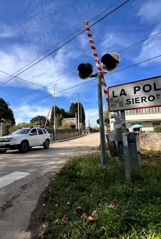 El Adif erradicará trece pasos a nivel en Siero, incluido el poleso de El Bayu