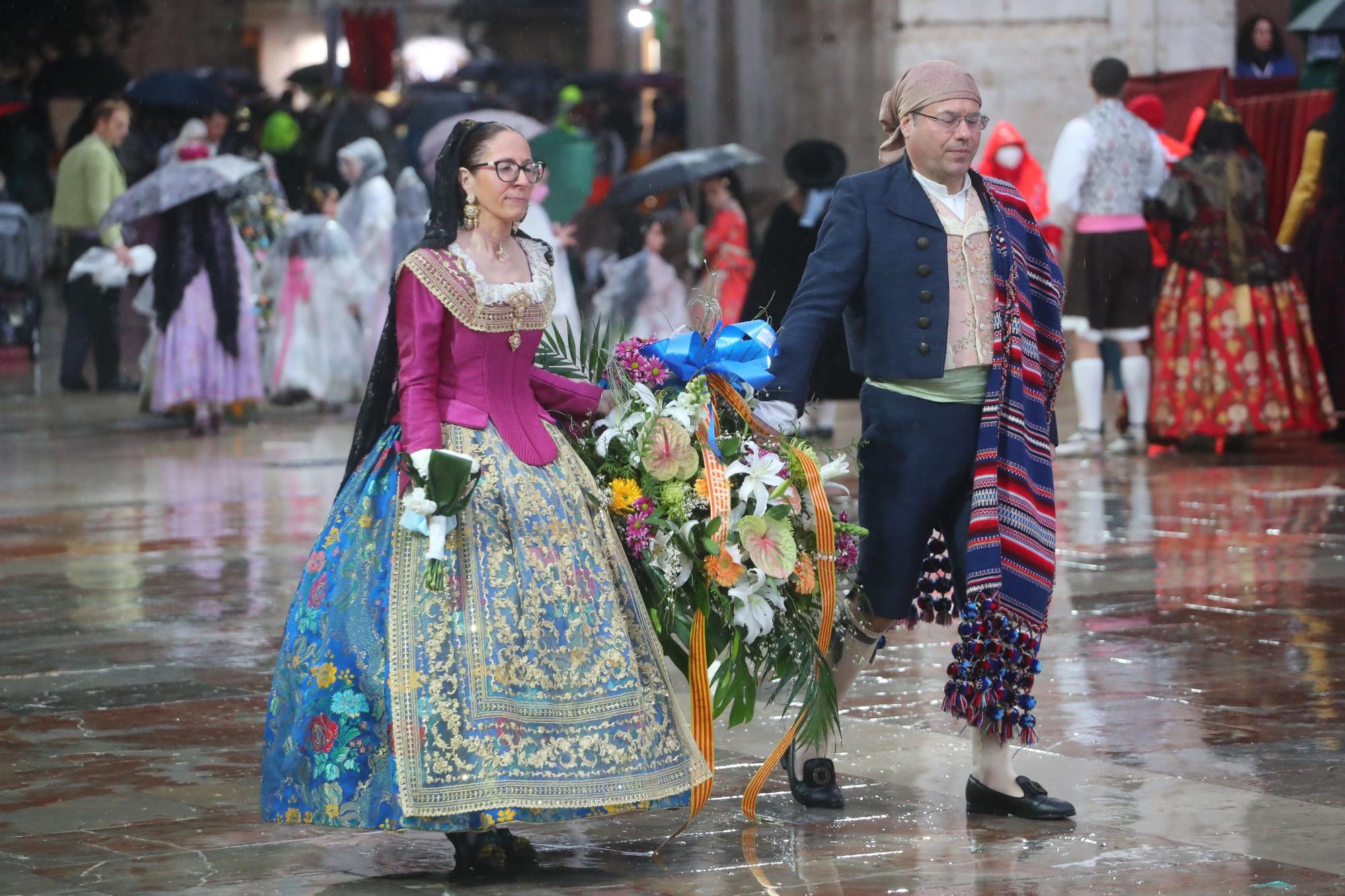 Búscate en el primer día de ofrenda por la calle de la Paz (entre las 18:00 a las 19:00 horas)