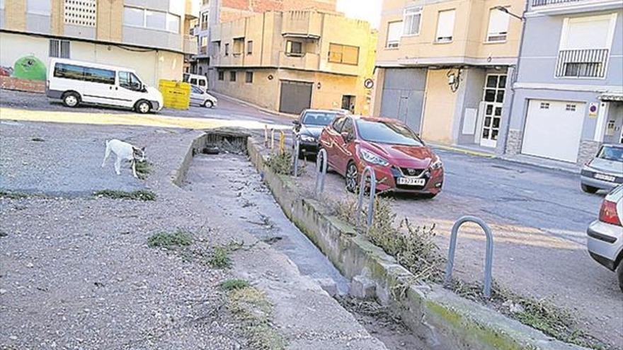 La Vall se compromete a asfaltar en el Carbonaire