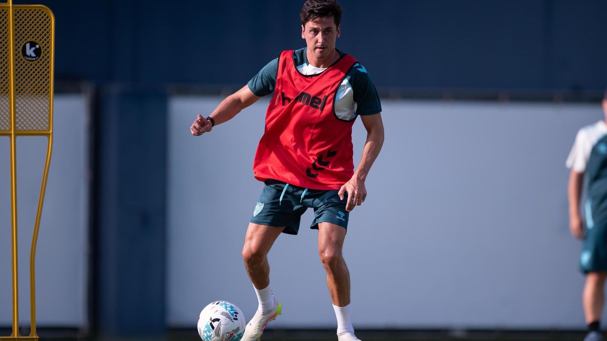 Carlos Dotor, en su primer entrenamiento con el Málaga CF.