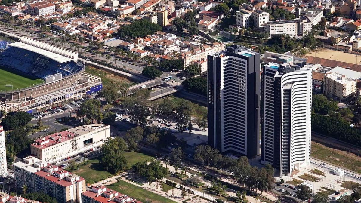 Imagen aérea de las torres construidas junto a La Rosaleda.