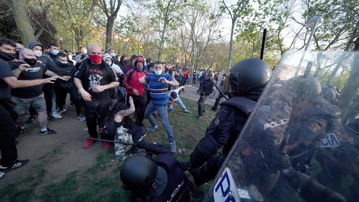 Disturbios durante el mitin de Vox en Vallecas en 2021.