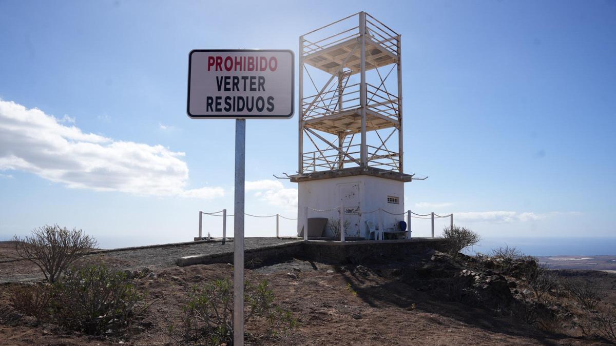 Canarias debe sellar 15 vertederos tan grandes como 89 campos de fútbol