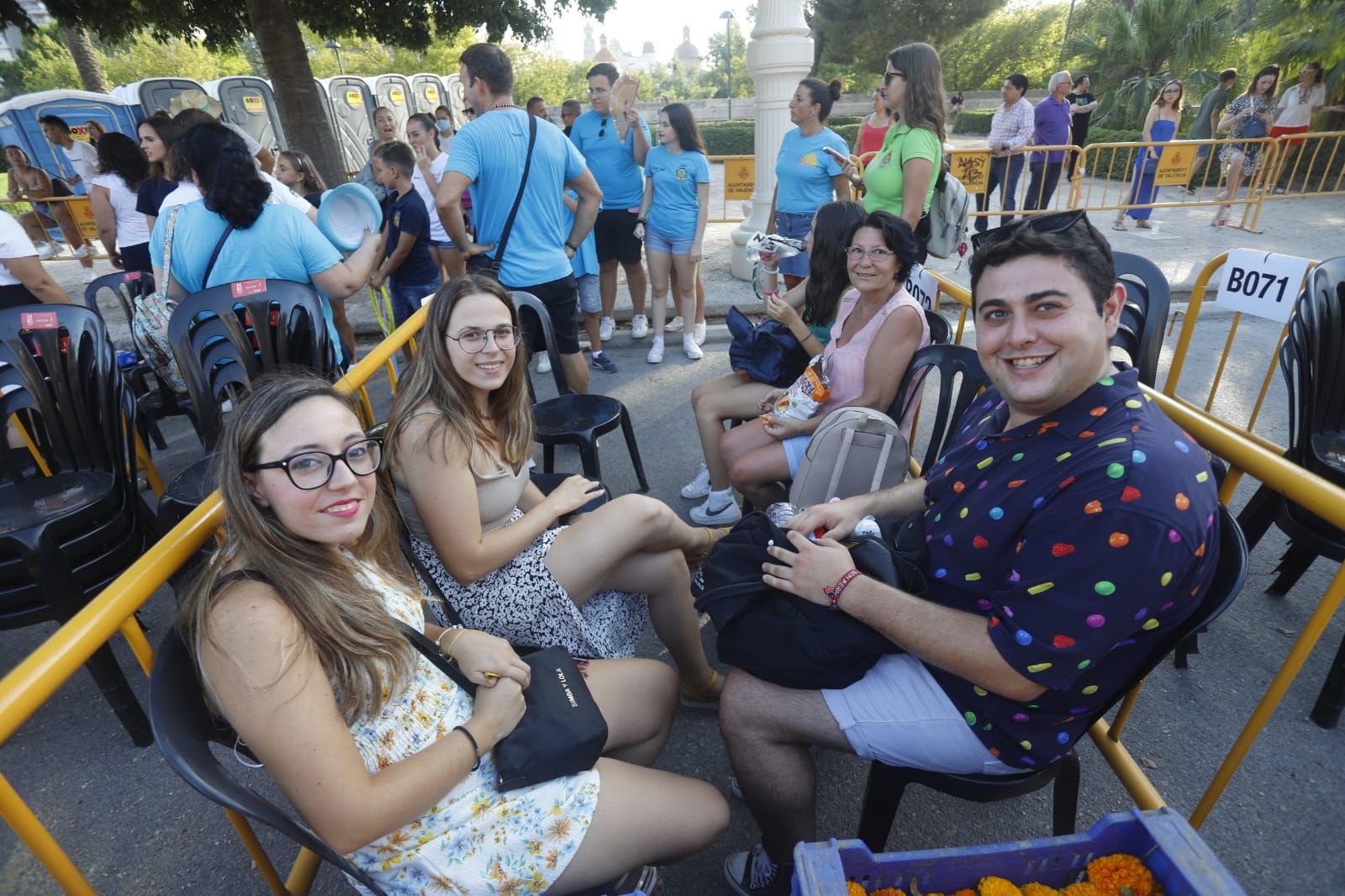 Búscate en los palcos de la Batalla de Flores de València 2022