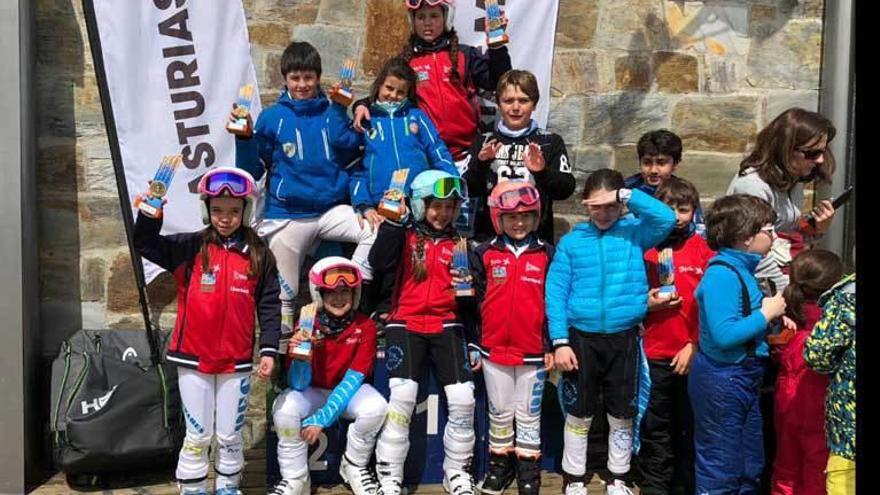 El I Trofeo Asturias Motor-Grupo cita a 70 esquiadores