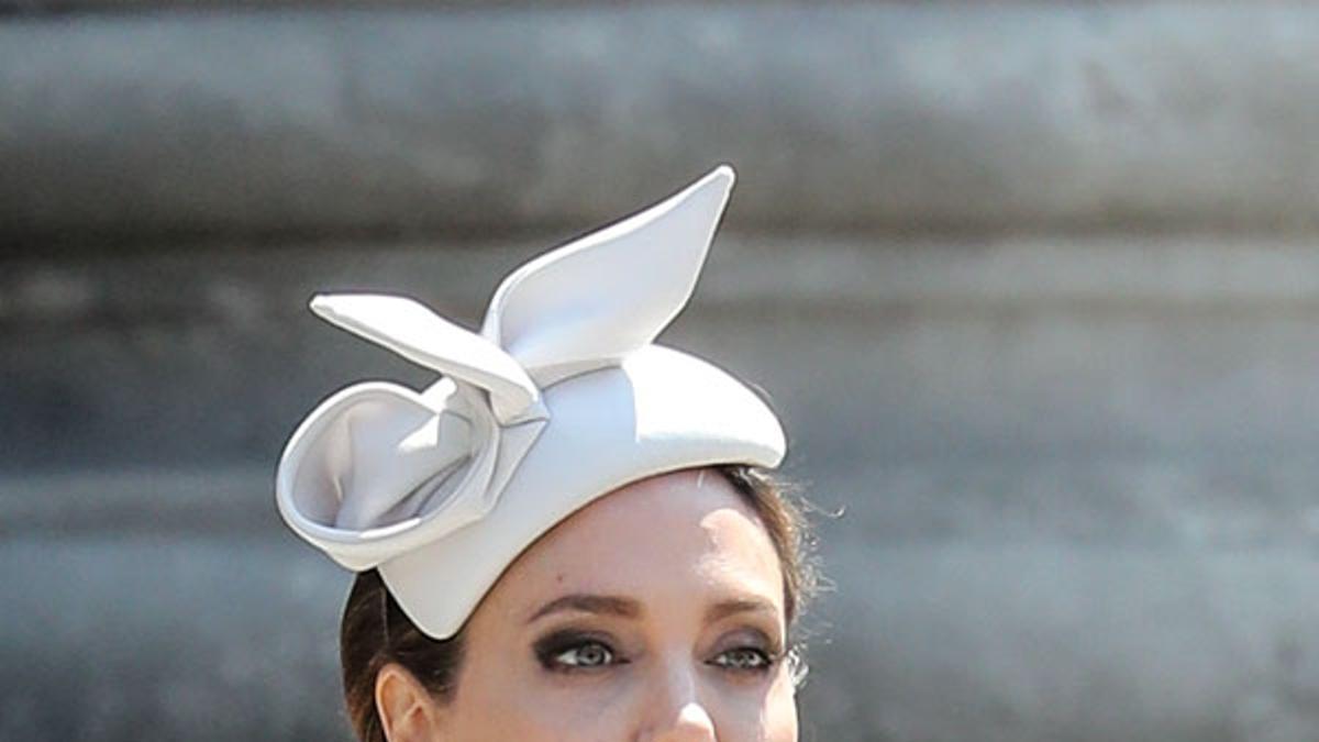 El impresionante look de Angelina Jolie, la invitada perfecta