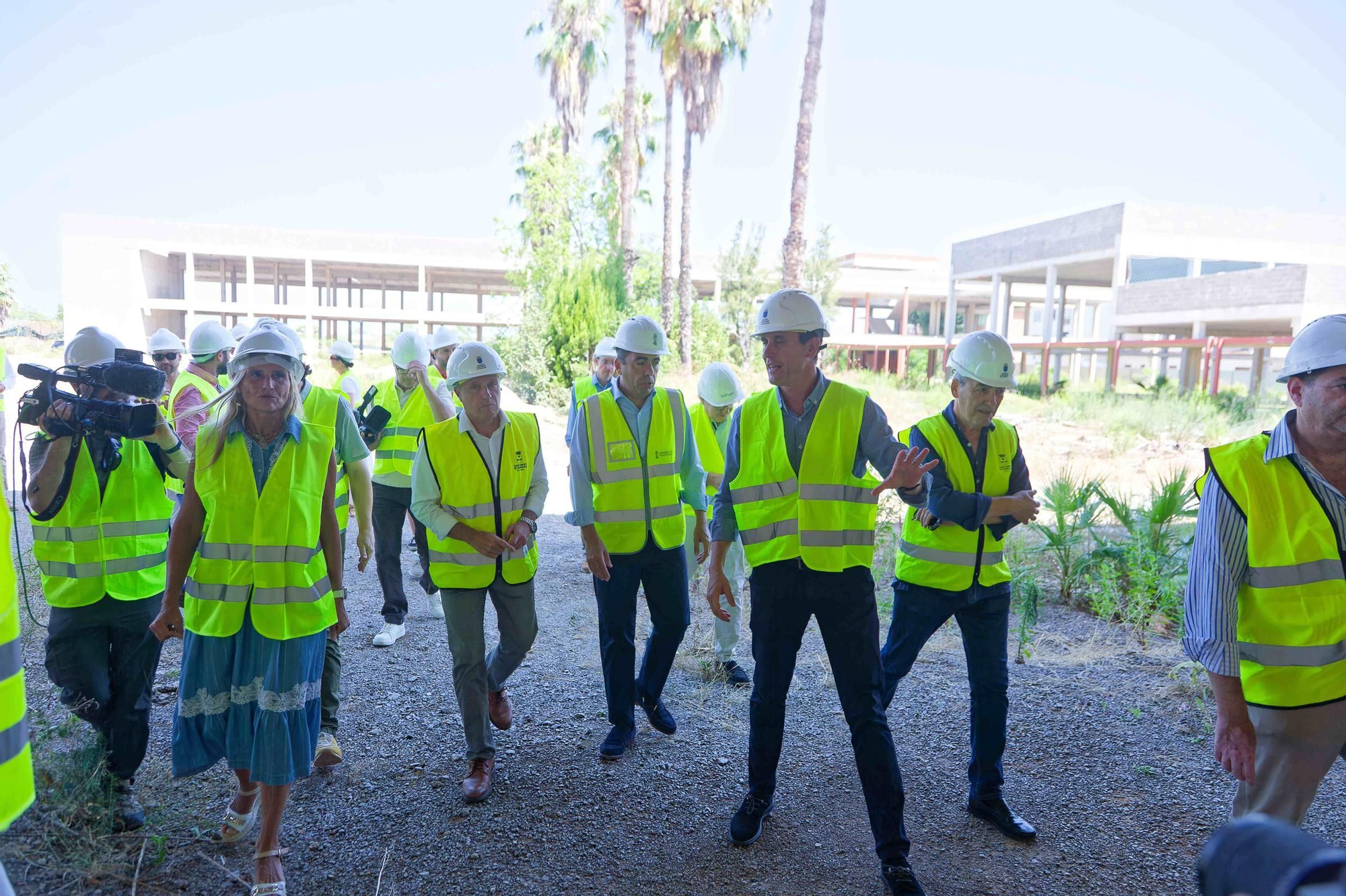 Visita de Mazón al futuro IES Jaume I de Burriana