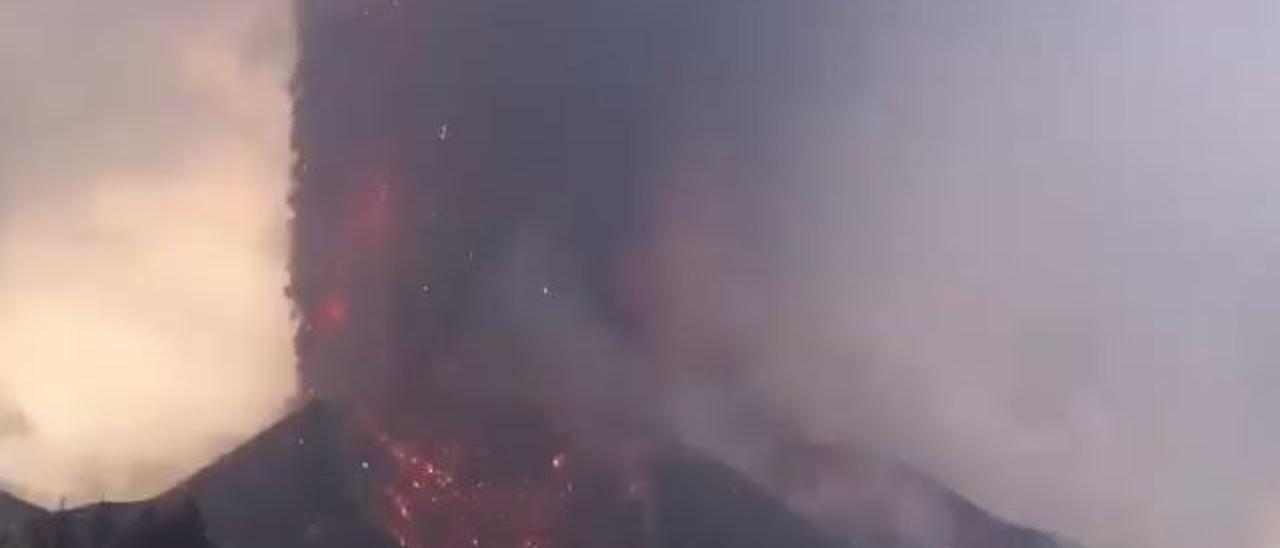 El volcán de La Palma vuelve a una fase explosiva