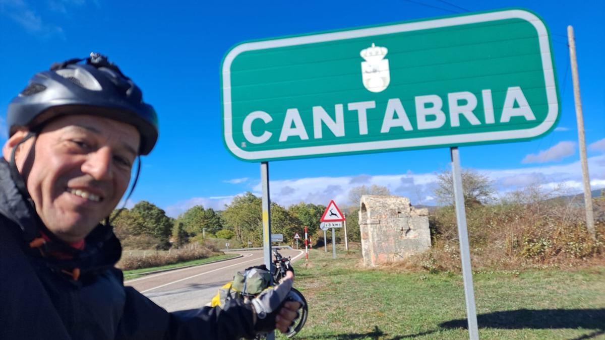 El paso de Pichi y su bicicleta por Cantabria.