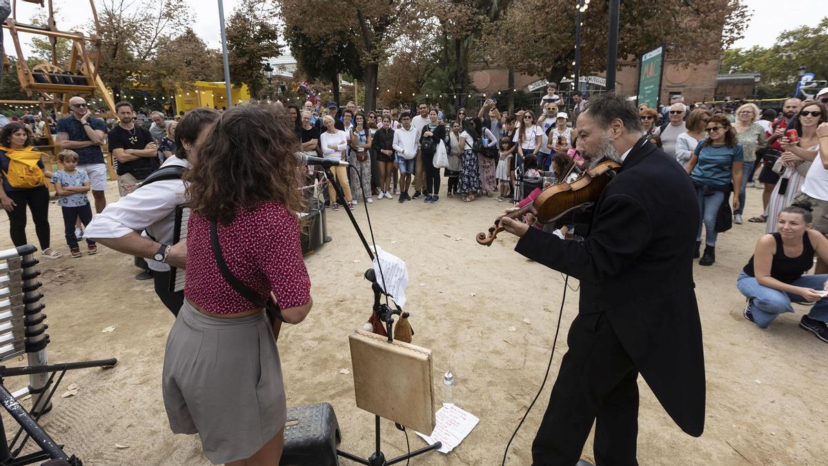 'L'Orchestrina Caramelle', una gentileza de la ciudad invitada, Roma, en el parque de la Ciutadella.