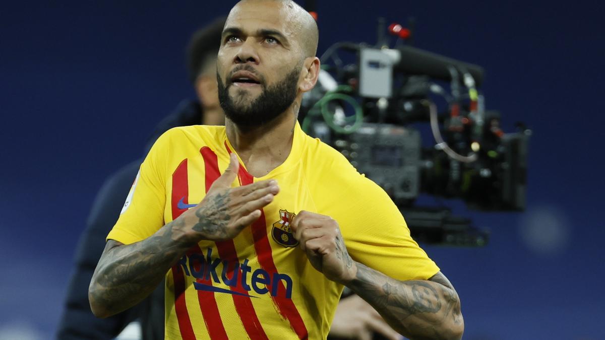 ¡Dani Alves en estado puro! Así han sido los primeros minutos de su 'redebut' con el Barça