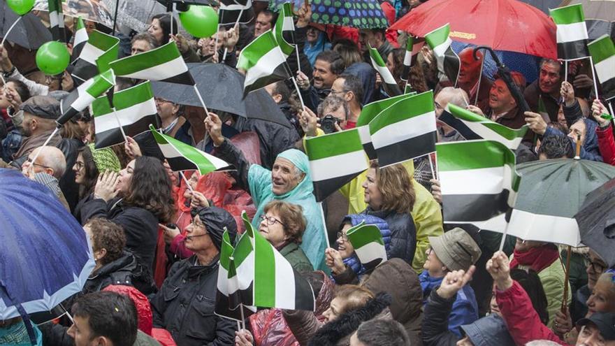 Los políticos extremeños reconocen la necesidad de seguir reivindicando el tren, pero sin unidad de acción