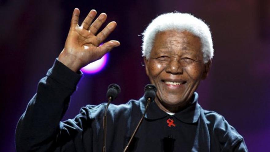 Nelson Mandela hospitalizado