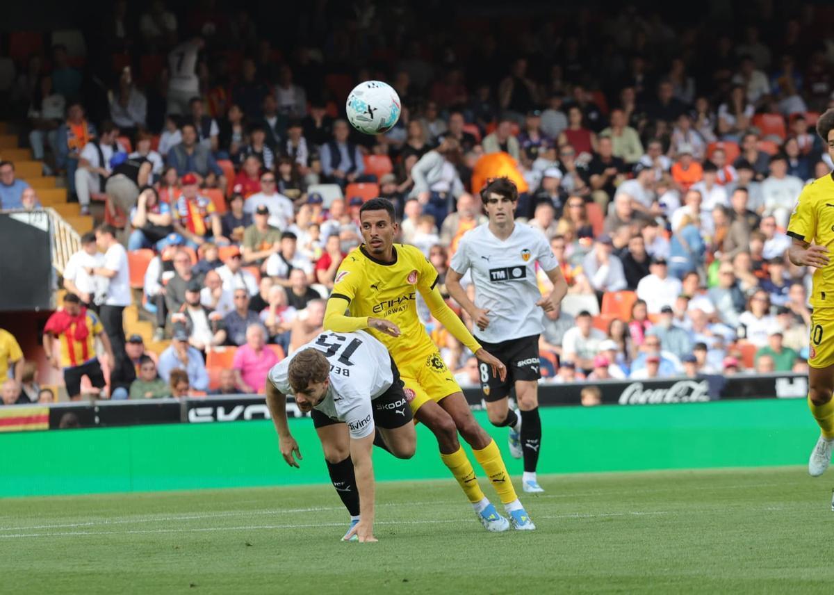 Lucas Beltrán en el Valencia CF Girona de la Jornada 32 de LaLiga EA Sports
