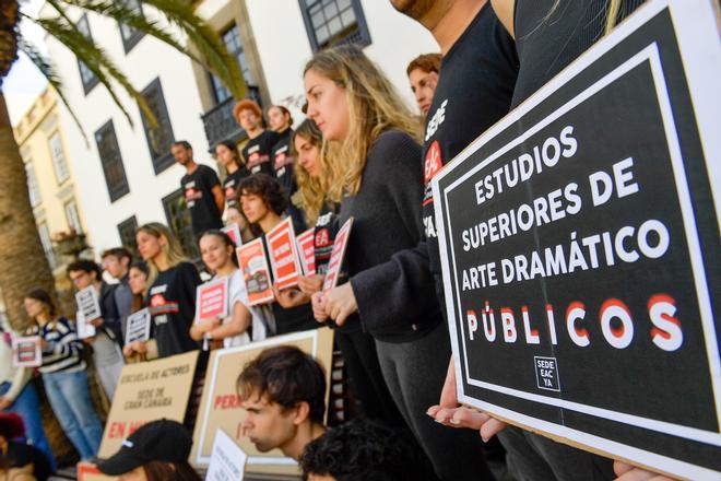 Nueva protesta de la Escuela de Actores de Canarias