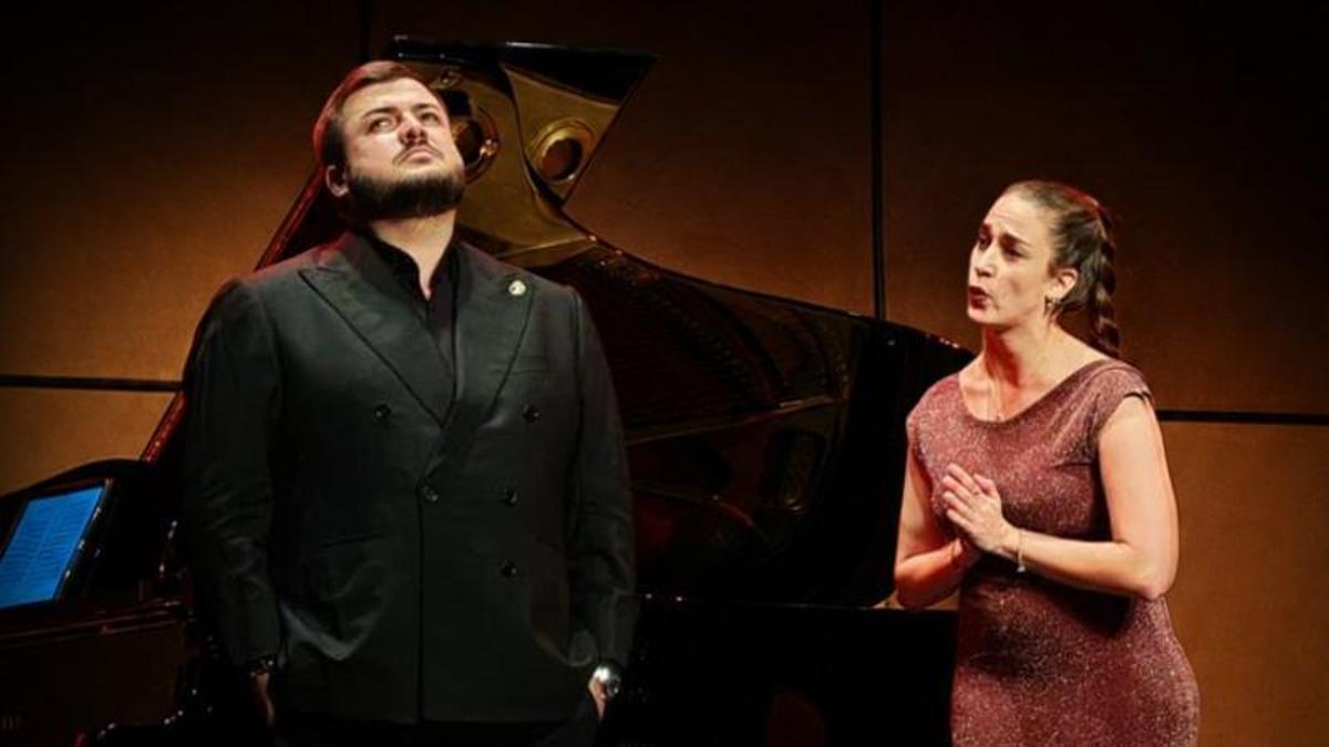 La soprano Celia Toledo y el tenor Carlos Tur en uno de sus conciertos.