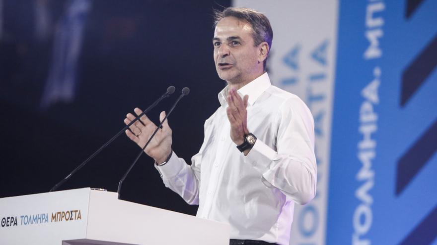 Abren los colegios electorales griegos con el primer ministro, Kyriakos Mitsotakis, como gran favorito