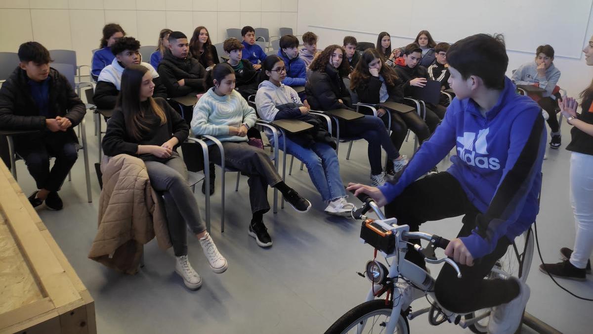 En el taller los estudiantes descubrieron cómo se crea energía y sus distintas aplicaciones.