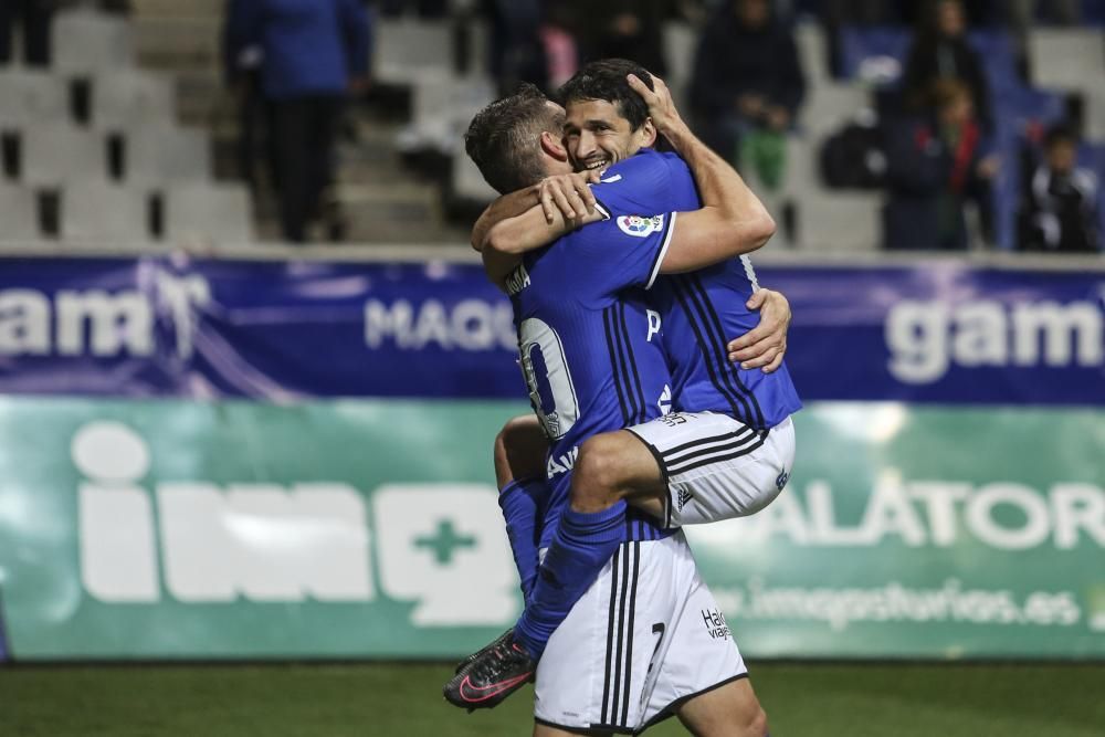 El partido entre el Real Oviedo y el Levante, en imágenes