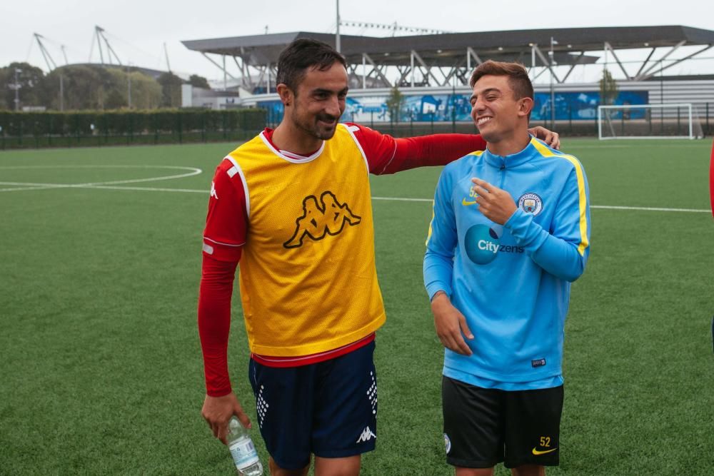 Pep Guardiola visita l'entrenament del Girona a Manchester