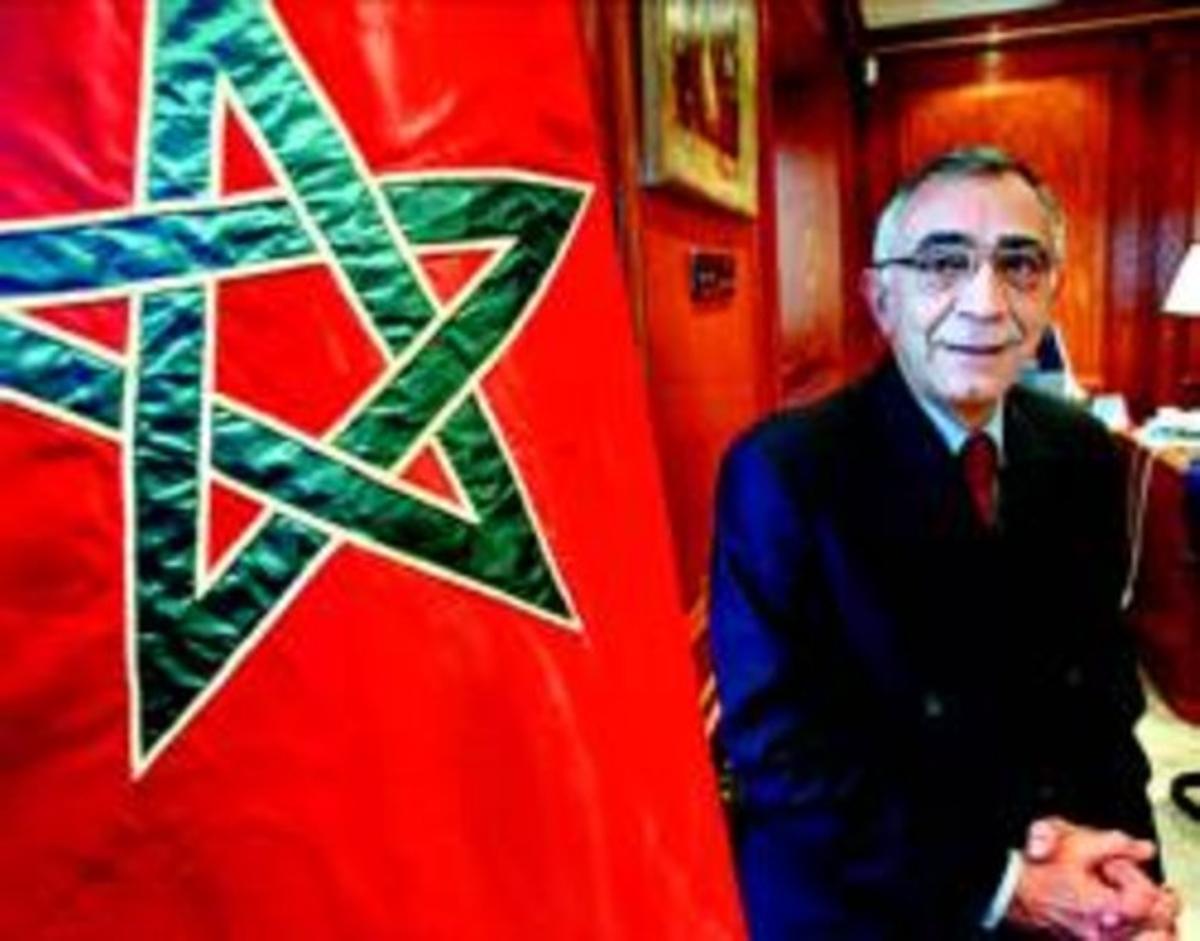 De vuelta Omar Azziman, ayer por la tarde en su despacho de la embajada marroquí. De vuelta Omar Azziman, ayer por la tarde en su despacho de la embajada marroquí.