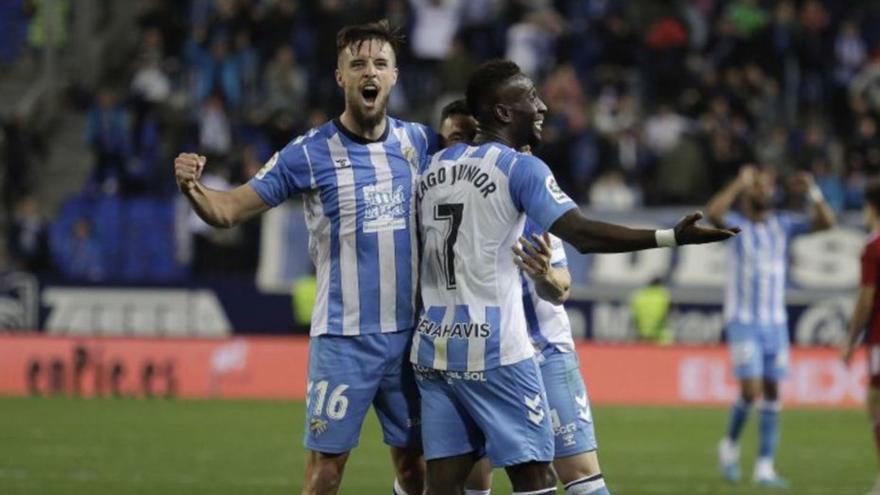 Genaro celebra con Lago Junior el gol. | LALIGA