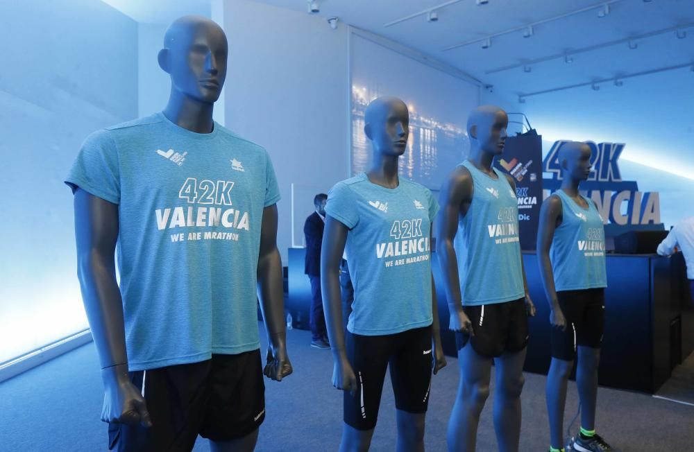 Presentación camisetas Maratón Valencia Trinidad A