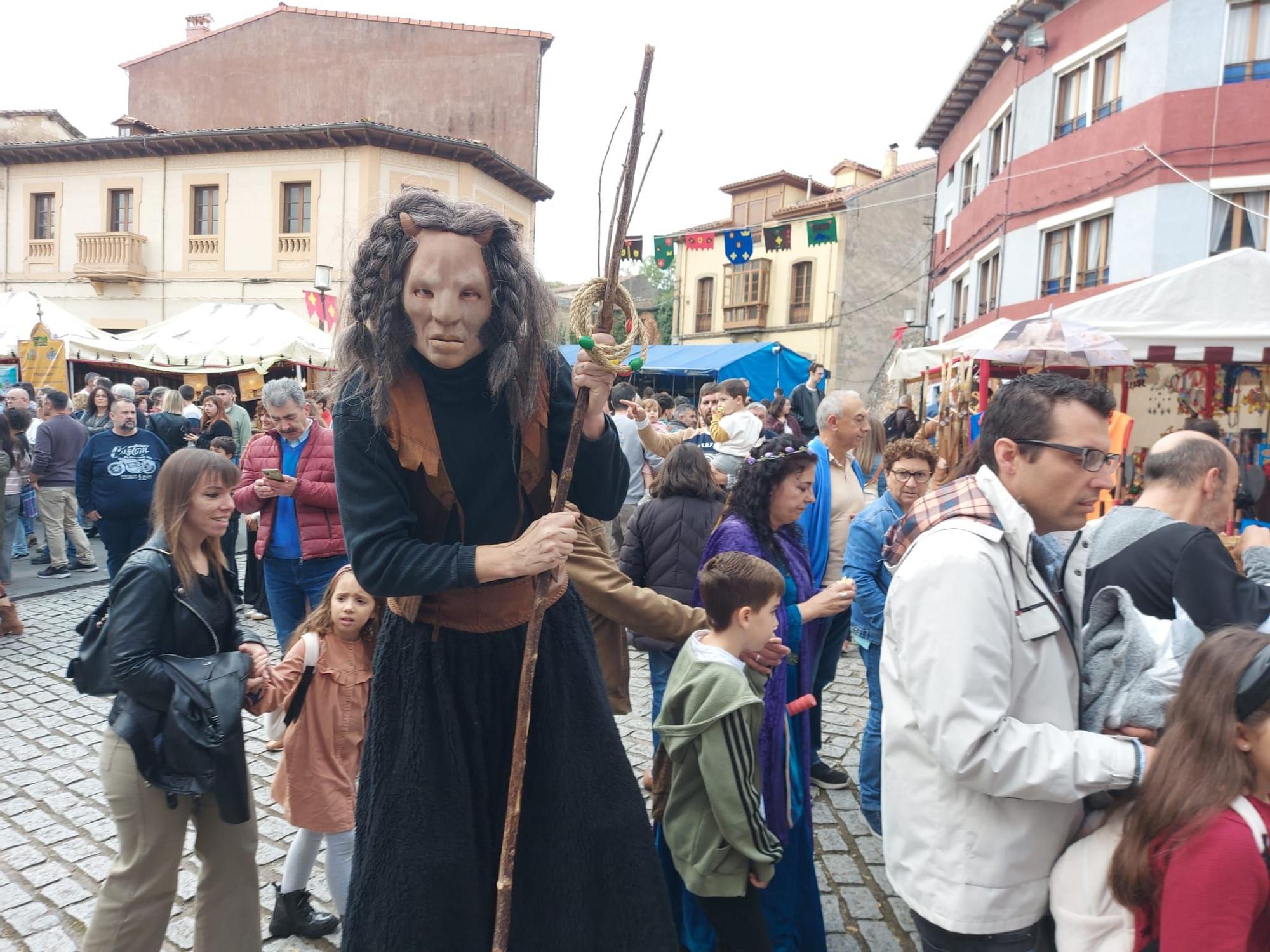 En imágenes: Domingo de lleno en la Feria Medieval de Salas