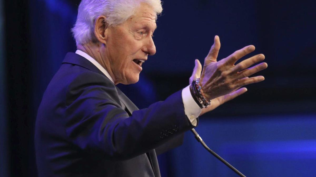 Bill Clinton, 80, disertó sobre el Castell de Bellver