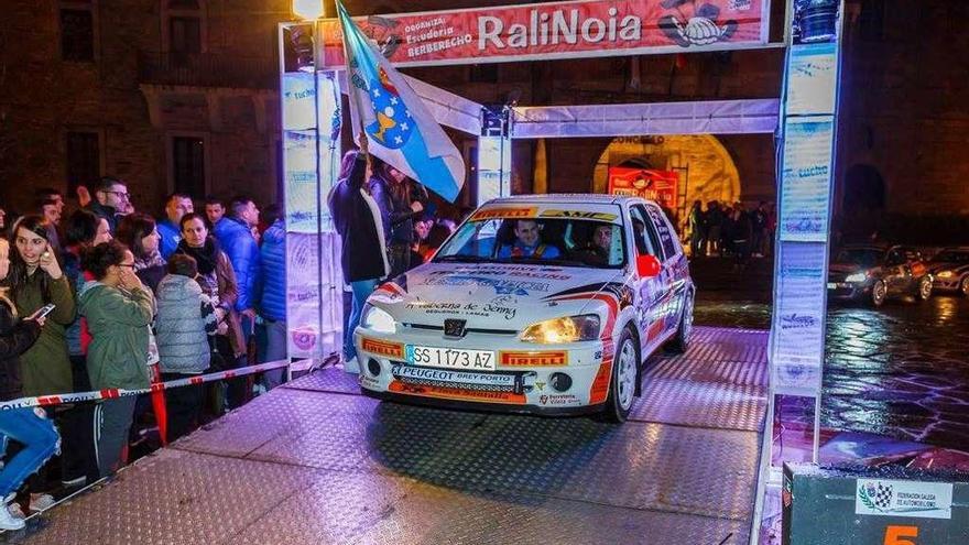 Carlos Rodríguez, en su última participación en el Rallye de Noia.