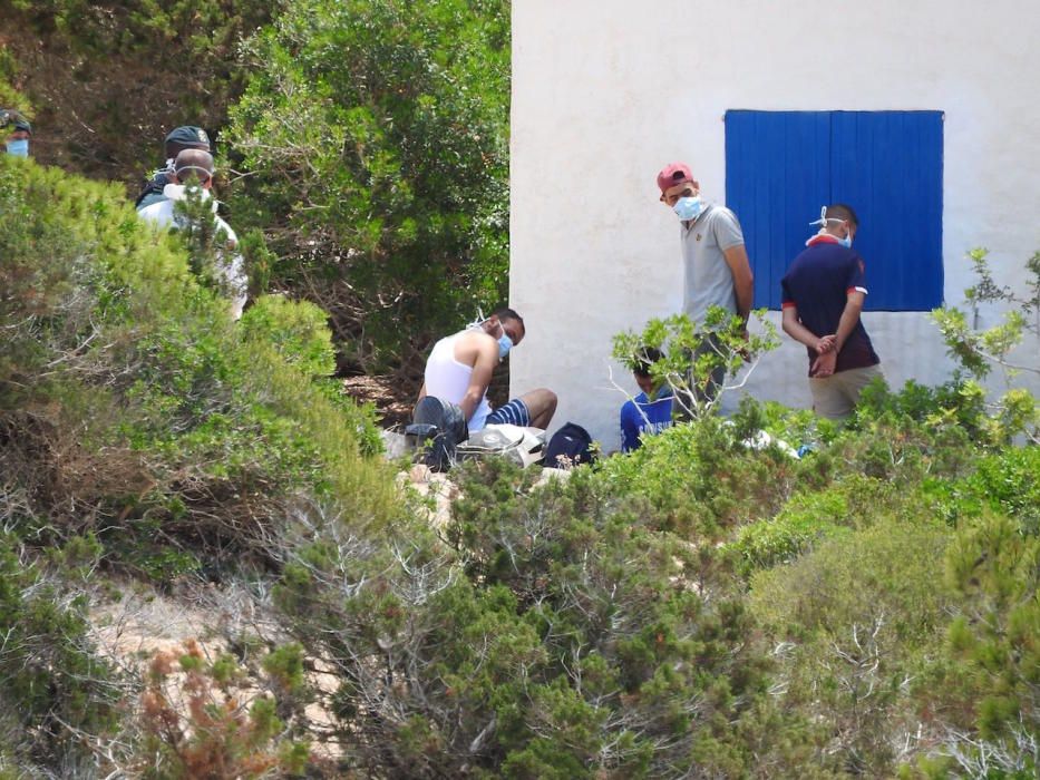 Detenidos 57 migrantes llegados a Baleares en cinco pateras