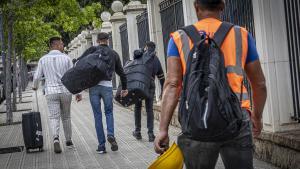 Las obras del Camp Nou desde dentro: tres meses siguiendo a los trabajadores rumanos del Camp Nou