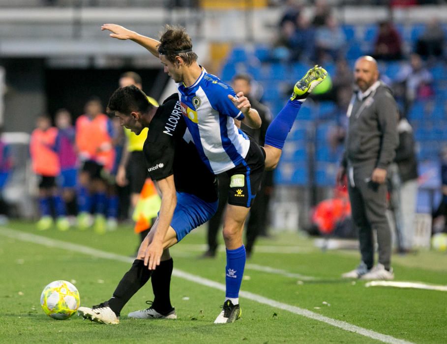 Los blanquiazules desperdician la oportunidad de huir del descenso y no pasan del empate ante un Andorra con uno menos desde el 52'