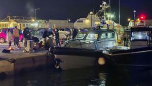 Almenys 15 migrants moren al xocar el seu bot amb una patrullera grega