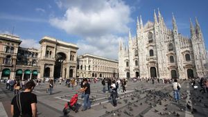 fcosculluela15976349 milan   el 7 de octubre  turistas en piazza duomo el 7 de oc170505165338
