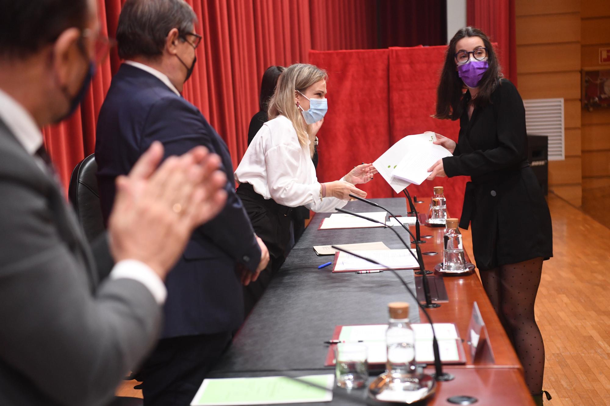 Cuatro mujeres reciben los premios Valedora do Pobo de la UDC por trabajos sobre la igualdad