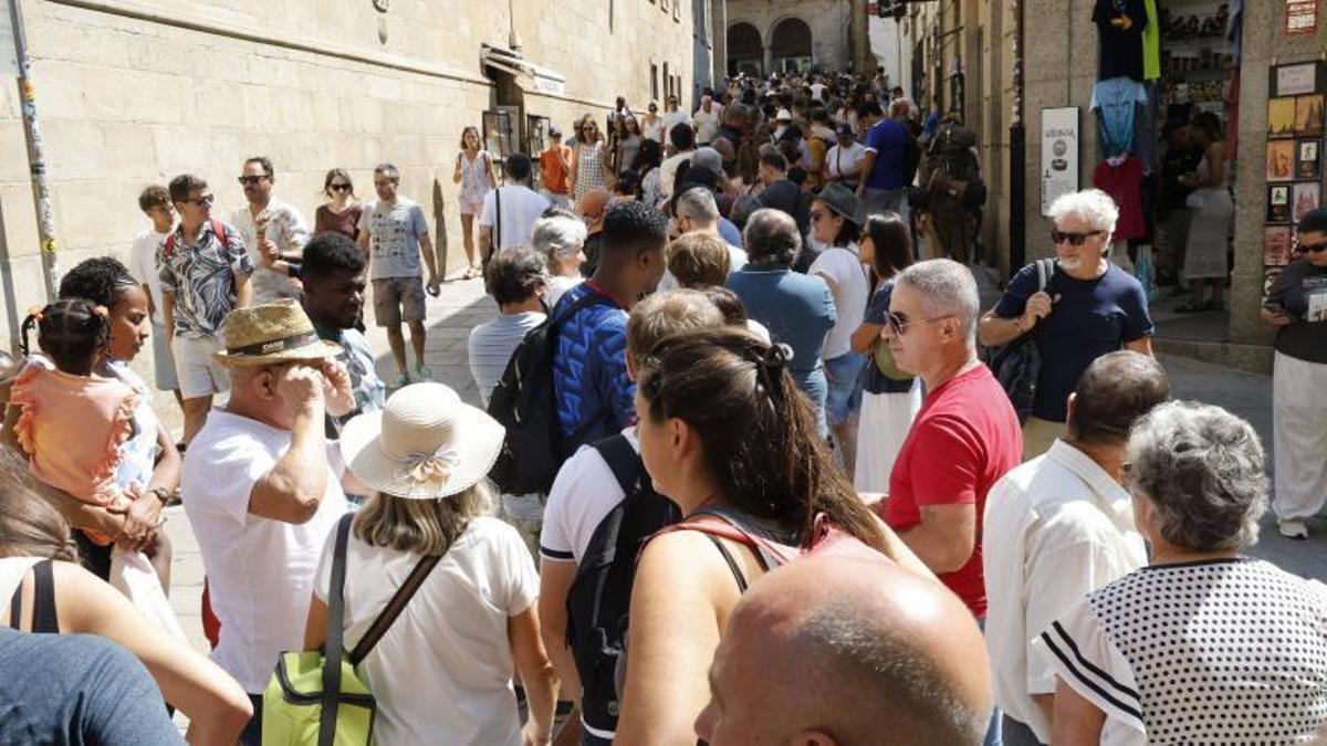 Colas para acceder a la Catedral de Santiago el pasado domingo