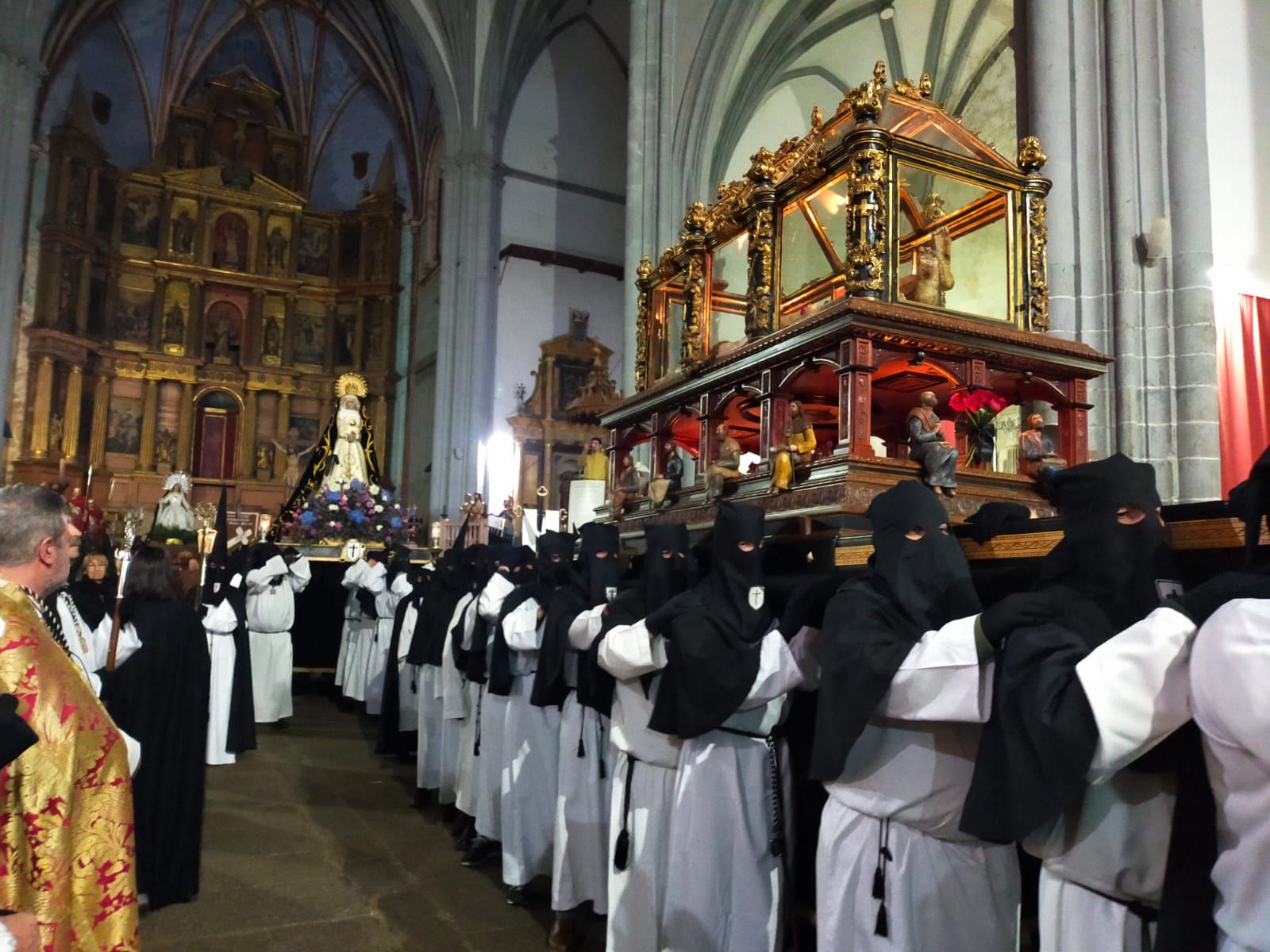 La cofradía de la Soledad y el Sepulcro de Plasencia tampoco sale