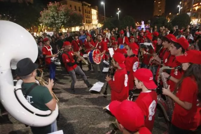 La "Girona Grand Parade" omple el centre