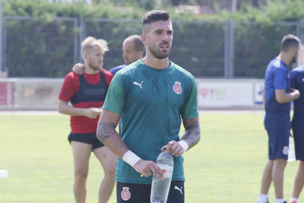 Entrenament de portes obertes del Girona FC a l'Escala