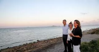 Ecologistas y oposición, contra la "dejación de funciones" de Luengo en el Mar Menor