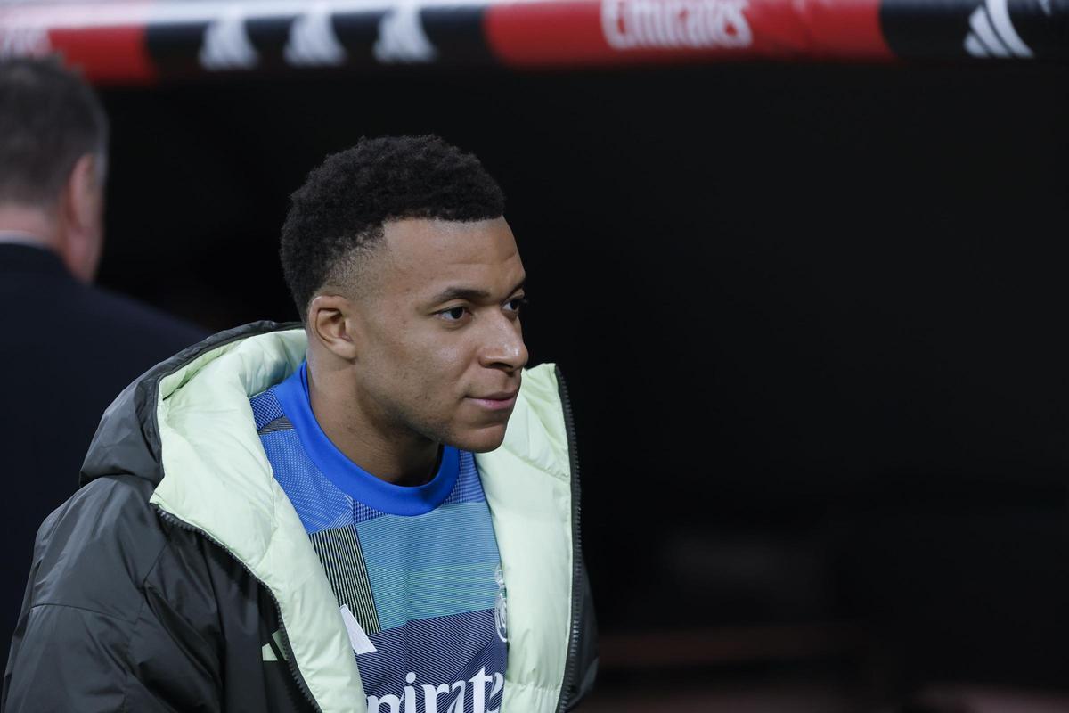 Mbappé, en el once inicial de Arbeloa