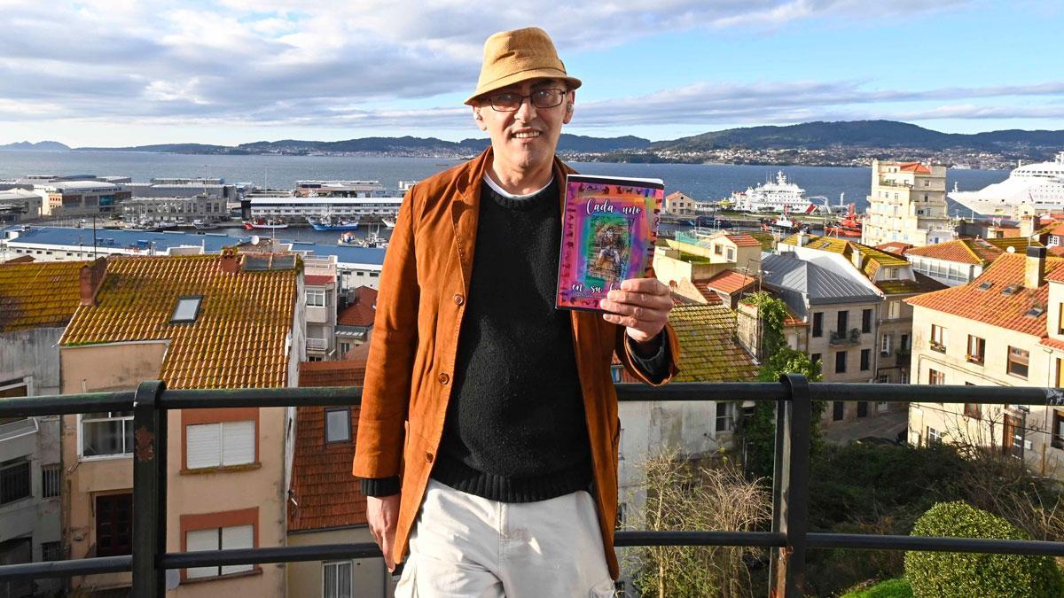 Íñigo Álvarez, en el Paseo de Alfonso, con la ría detrás.