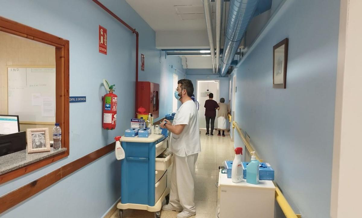 Enfermeros y auxiliares han sido trasladados al Verge de la Salut, que no se cerrará en verano. | DM
