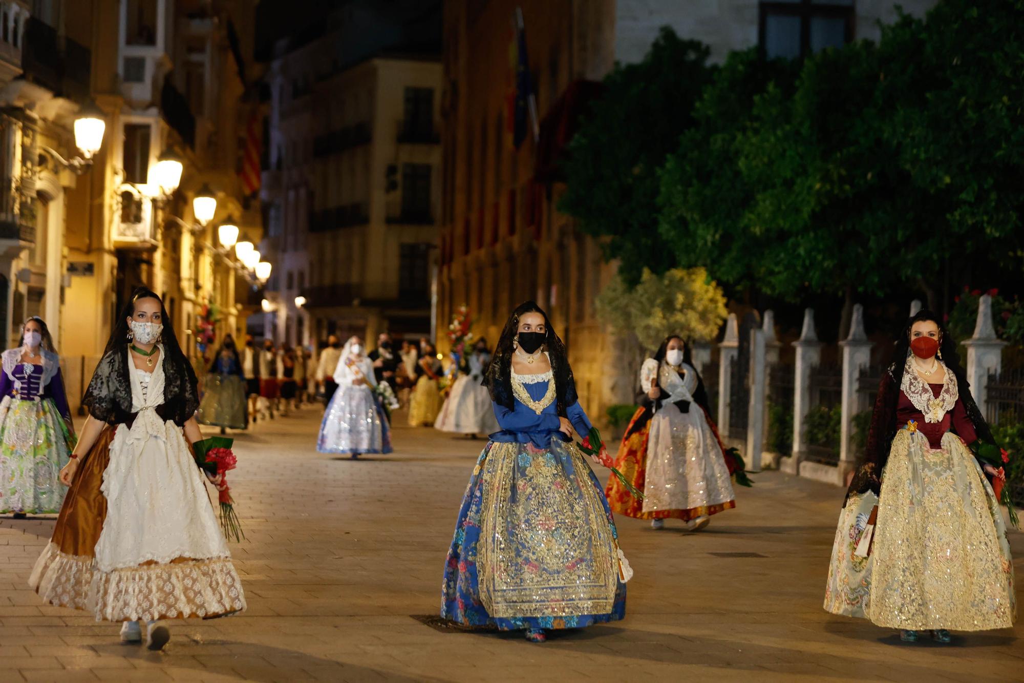 Búscate en el segundo día de Ofrenda por la calle de Caballeros (entre las 22.00 y las 23.00 horas)