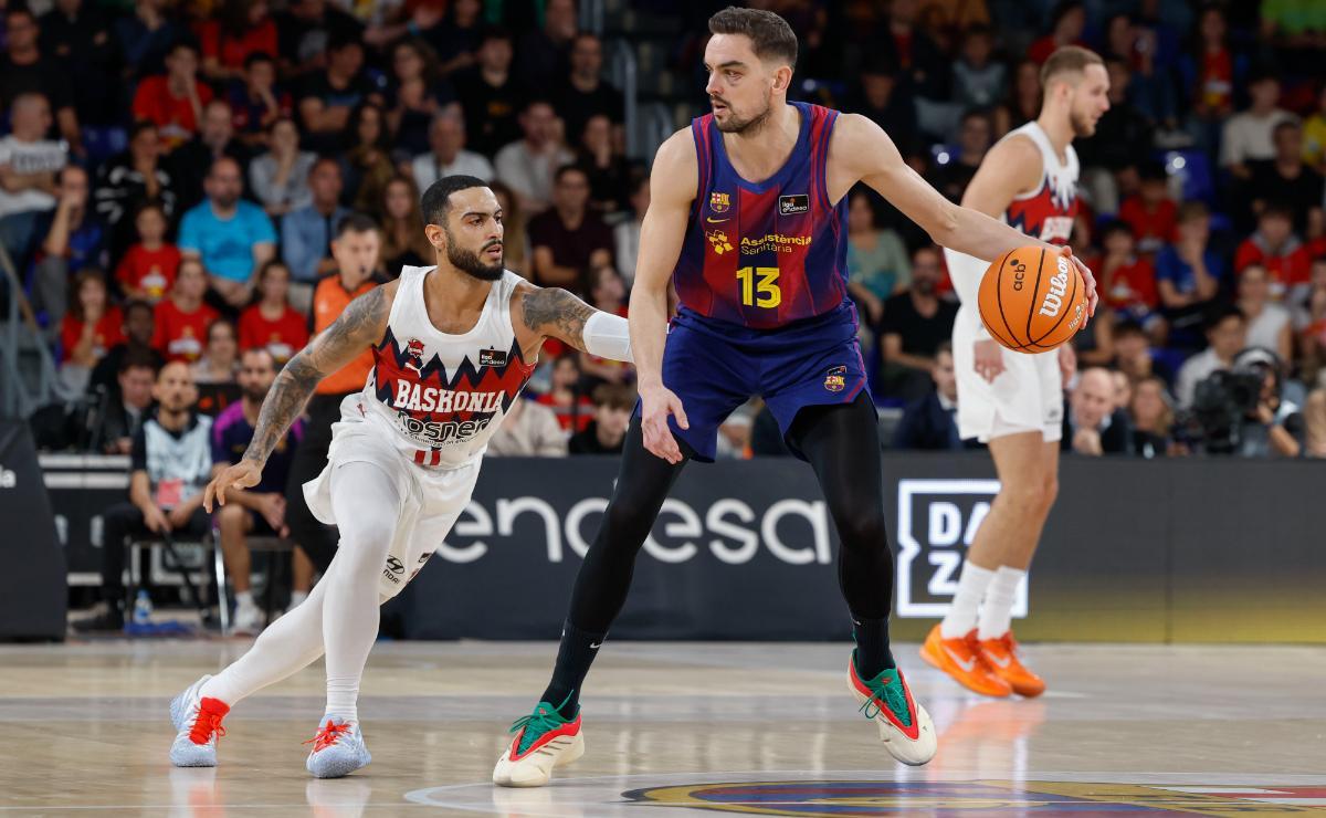 Howard (en defensa) es siempre un dolor de muelas para el Barça