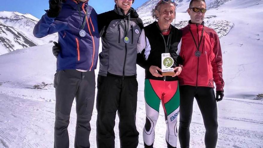 Laura Rodríguez y Sergio Ortea ganan el campeonato de natación