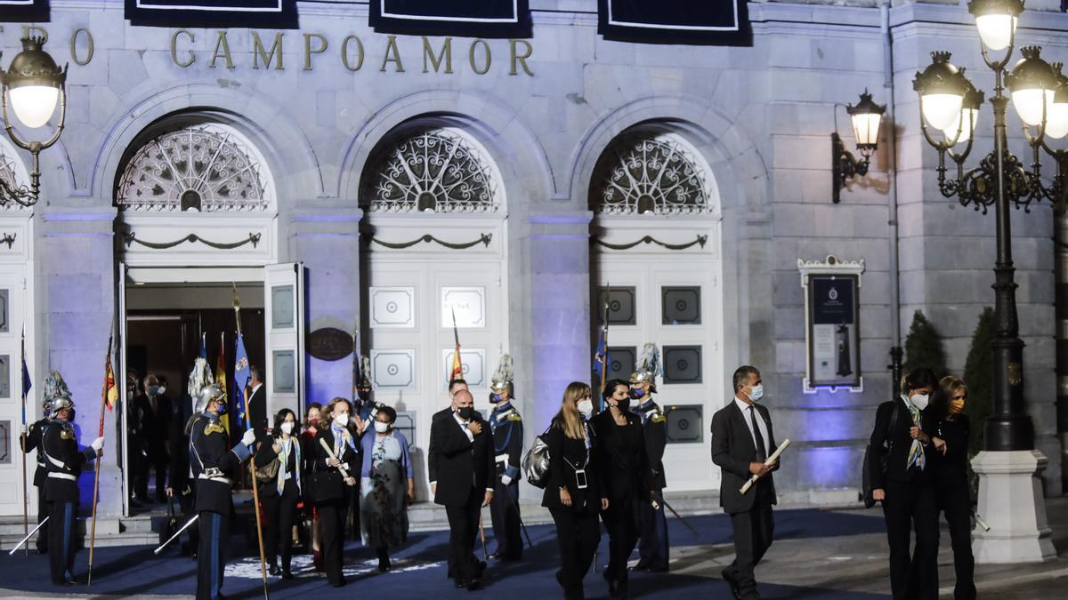 La salida del Camporamor tras la ceremonia de los Premios Princesa de Asturias