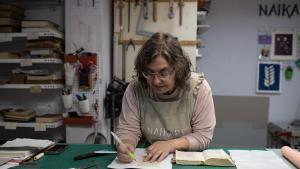 Mercè Capell, en la trastienda del taller Naikare de Barcelona